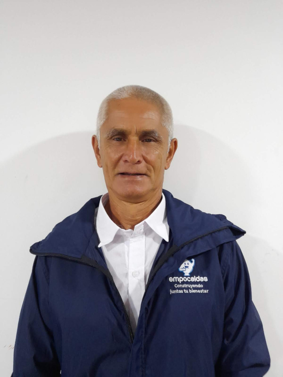 Guillermo Bedoya, operador de planta de Empocaldas, recibió su pensión. Trabajó 21 años y 9 meses en la empresa. Es natural de Samaná (Caldas).