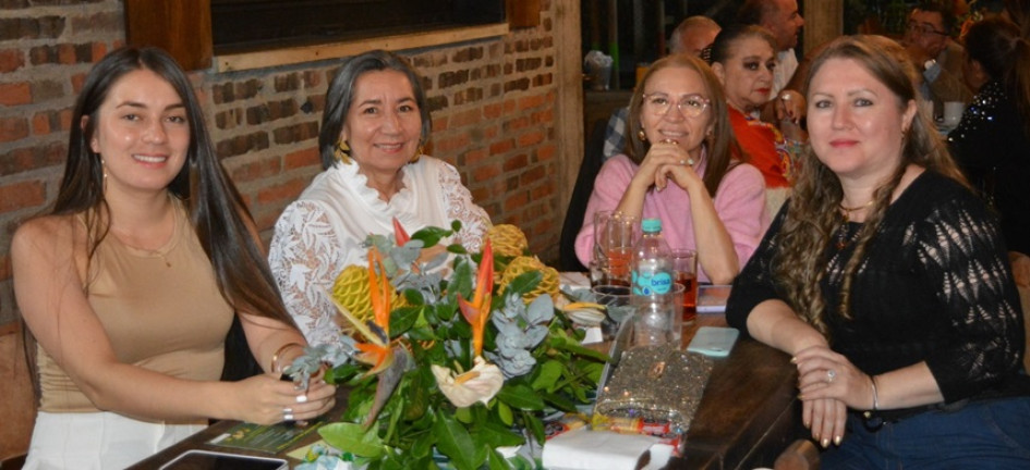 Daniela González, María Asceneth Arias, Diana Soraya Rodríguez y María del Pilar Vasco, funcionarias de Fonfabricafé Chinchiná.