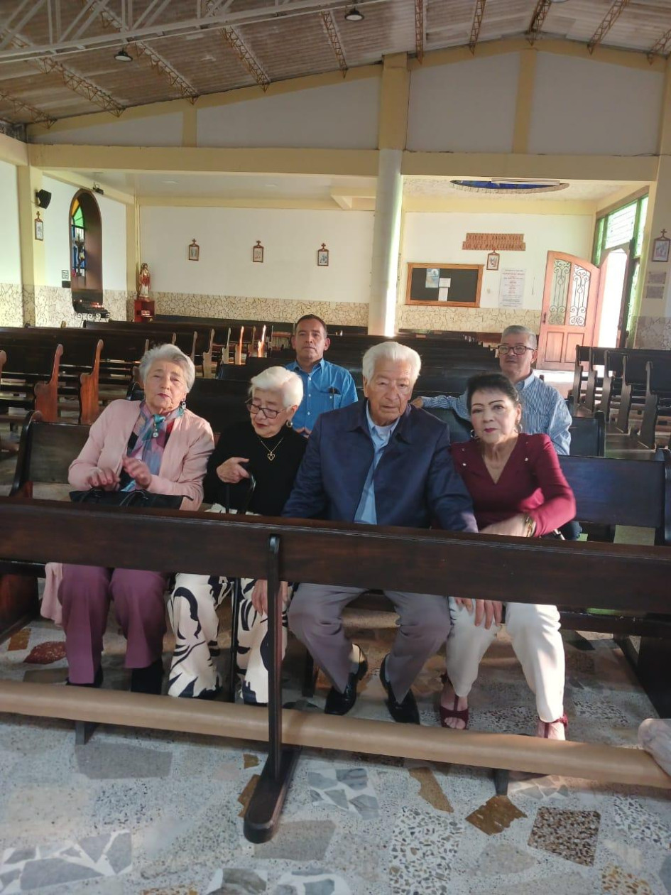 Florinda Zapata, Nelly Zapata, Octavio Zapata y María del Carmen Zapata.