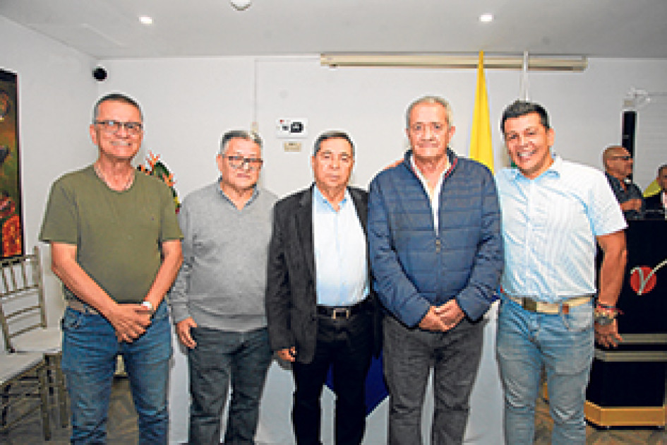 Víctor Manuel Gómez, Fabio Alberto Aristizábal, Álvaro González Alzate, Alberto Gomez Betancur y Diego Espinosa.