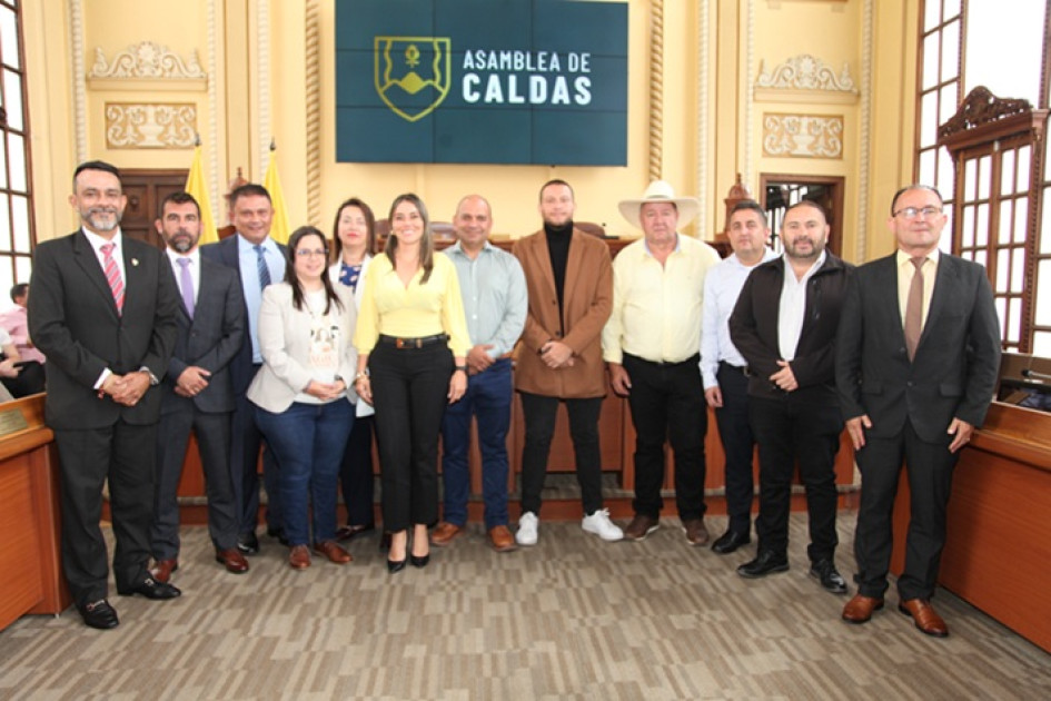 Grupo de diputados asistente a la posesión.