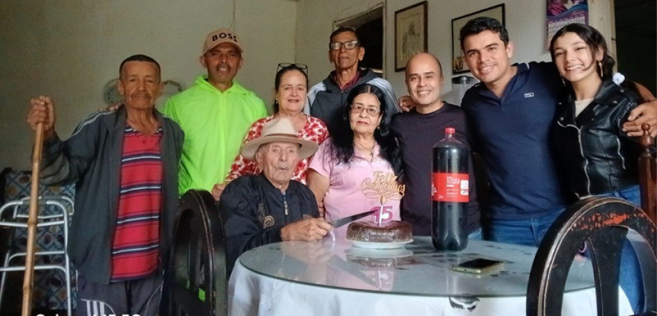 Foto | Cortesía | LA PATRIA Abel de Jesús Henao Cataño, Jhon Osorio, Luz Doris Henao, José Jesús Henao Aguirre, Mario Rendón, Luz Marina Henao, José Javier Henao, Eliseo Cardón Arévalo y Yury Alejandra Gómez Rendón.