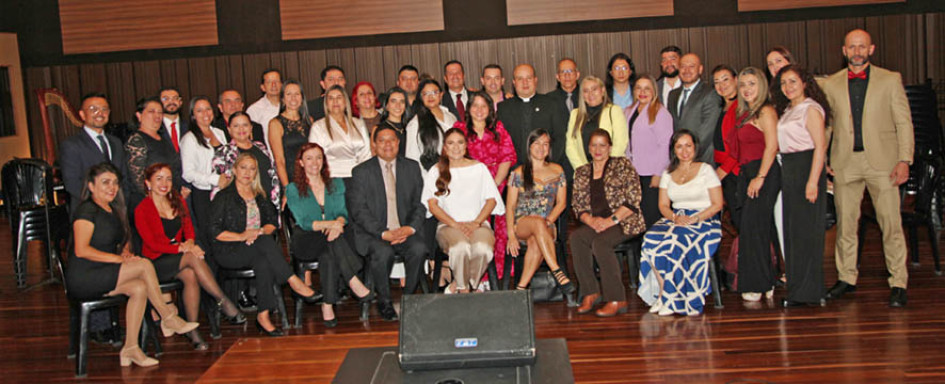 Grupo de docentes de la Institución Educativa San Juan Bautista La Salle.