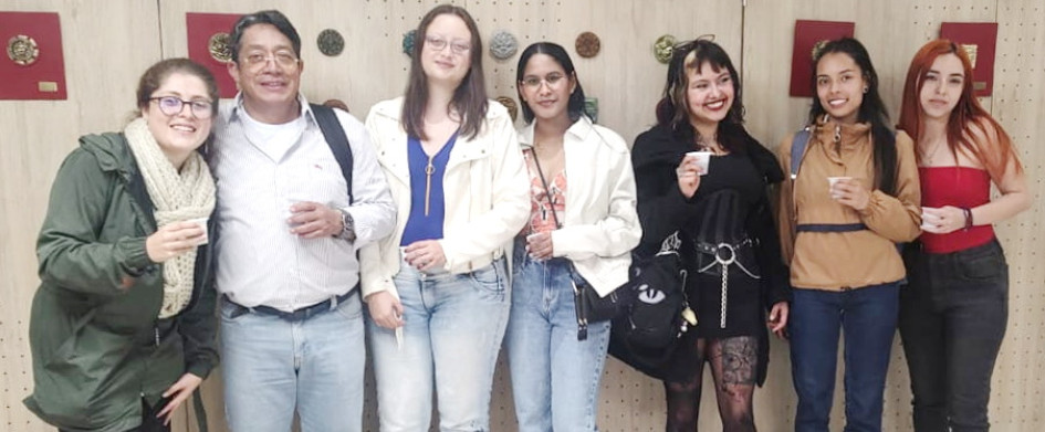 Sara Ceballos, Jorge Espinosa, Estrella Fajardo, Lilian Carrascal, Elizabeth Berkana, Karen Bedoya y Jennifer López.