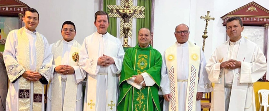 Presbítero Jesús Alberto Sepúlveda, presbítero Jehiler Ovidio Gálviz, presbítero Diego Cardona Henao, párroco de Marquetalia (Caldas); presbítero Marlon Ortega, rector y párroco de la Basílica Menor Nuestra Señora del Rosario de Manzanares (Caldas); presbítero José Seil García Gómez y presbítero William Arango.