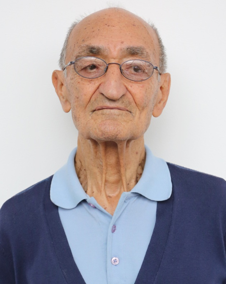 Foto | LA PATRIA Hernán Gómez Gómez celebra hoy sus 98 años de vida. Es odontólogo egresado de la Universidad Nacional y abogado de la Universidad de Manizales. Su esposa Bertha Jaramillo y sus hijos Juan Pablo, Carlos Alberto y hermanos, le festejaron su cumpleaños con un almuerzo el pasado sábado en su casa de campo en Santágueda, donde disfrutó de la música de los Hermanos Uribe.