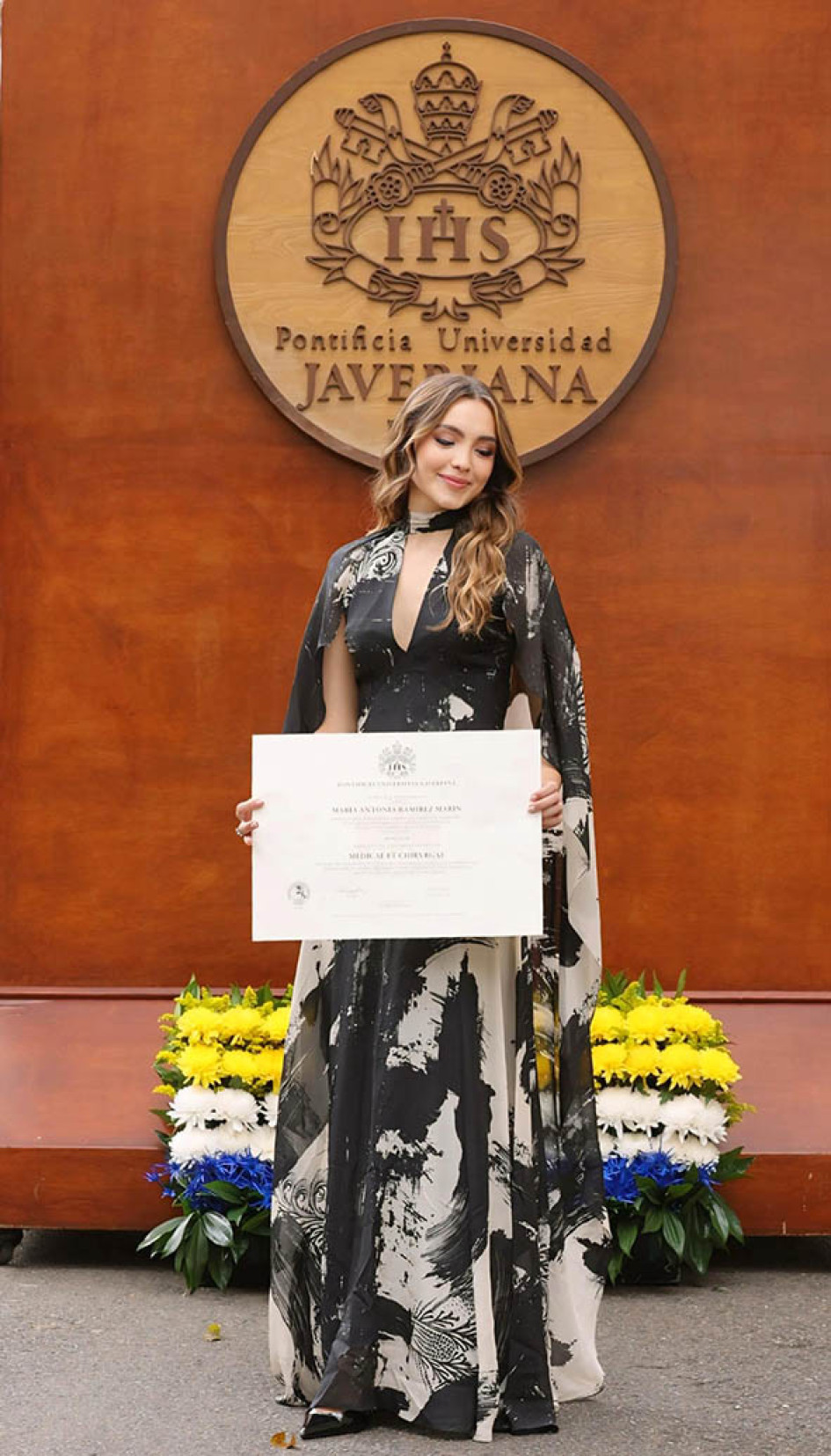 Foto | Lector | LA PATRIA La joven manizaleña María Antonia Ramírez Marín recibió su título de Médico Cirujano en la Universidad Javeriana de Bogotá. Le deseamos muchos éxitos y grandes realizaciones en su hermosa profesión.