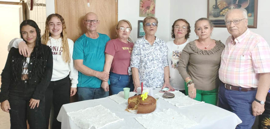 Isabella Orozco, Francy Castaño, Carlos Morales, Fabiola Idárraga Arango, Luz Adriana Castaño, Luz Fenora Hincapie y José Idárraga.