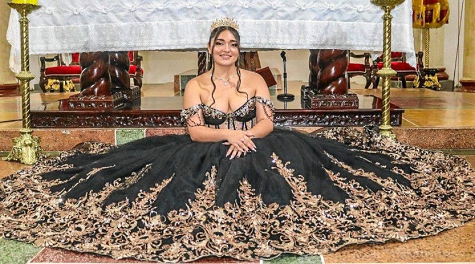 Mariana Arenas Jiménez celebró sus 15 años con una eucaristía en la Basílica Menor San Antonio de Manzanares, y luego una recepción en su casa, en el barrio San Luis.