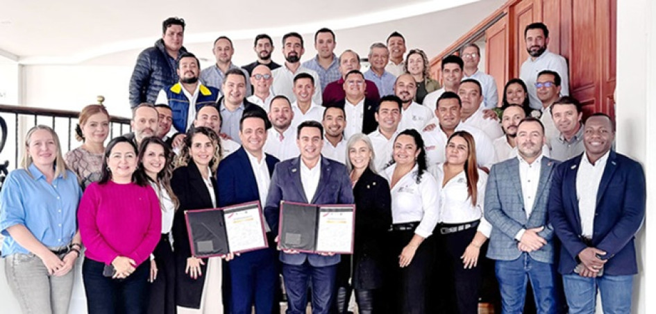 Funcionarios de las alcaldías de La Dorada y Manizales durante el encuentro interinstitucional.