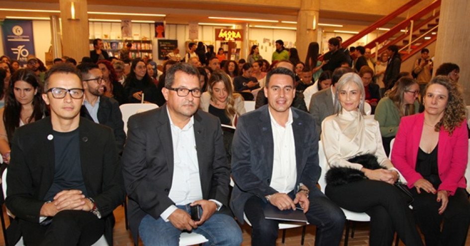 Darío Arenas, vicerrector de Proyección Universitaria de la Universidad de Caldas; Fabio Arias, rector; Jorge Eduardo Rojas, alcalde de Manizales; Juliana Londoño, primera gestora social, y Paula Londoño, secretaria de Cultura.