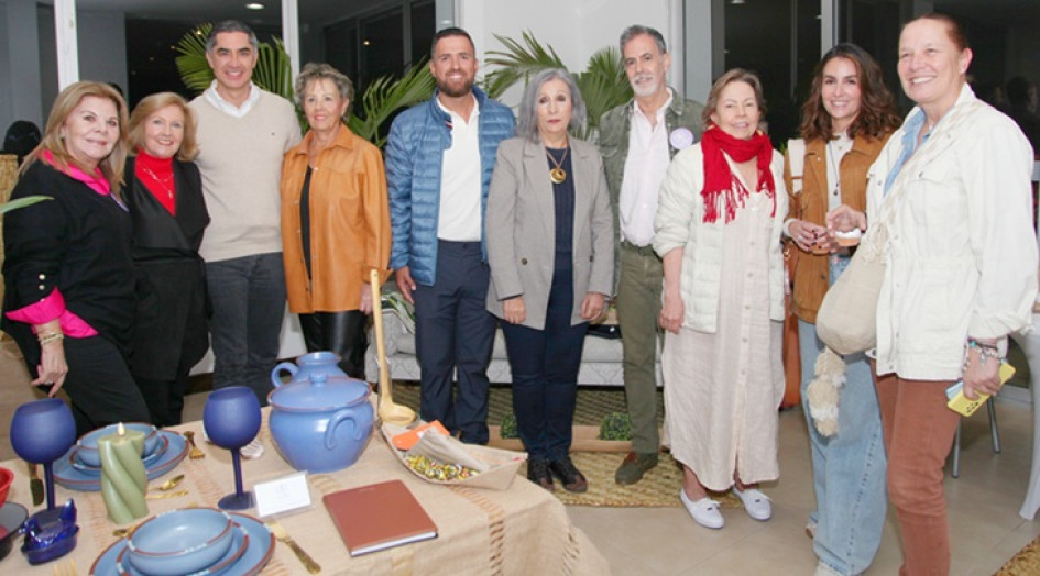 Luz Marina Correa, Rosario Gutiérrez, Wilder Escobar, Juanita Arango, Manuel Correa, Luisa Fernanda Giraldo, Marcelo Vélez, María Isabel Arango, María Antonia Vásquez y Matilde Arango.