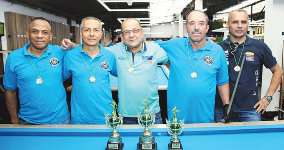 Foto | Argemiro Idárraga | LA PATRIA Marino Guerrero Hernández, organizador; Hernán Hernández, campeón; Antonio Tabares; Fabio Giraldo, subcampeón; y Giovanny Londoño.