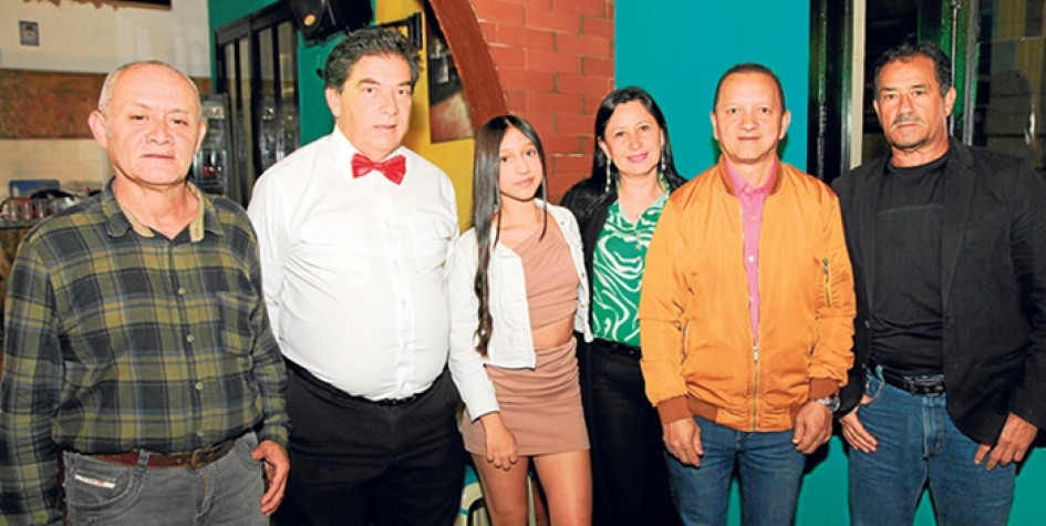 Jhon Jairo Pineda, Eladio Henao, Manuela León, Nancy Duque, Uriel León y Hernando Posada.