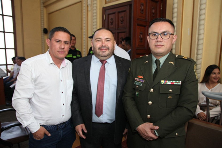 Fotos | Argemiro Idárraga | LA PATRIA Andrés Parra Gallego, Jhon Fredy Arenas y Jhon Parra Gallego, mayor de la Policía.