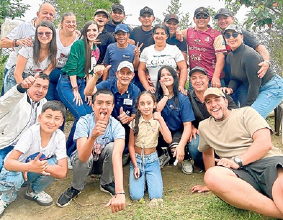 Foto | Henry Giraldo | LA PATRIA Trabajadores de Empocaldas y sus familias disfrutando de un momento de alegría y convivencia en este evento organizado por la empresa.