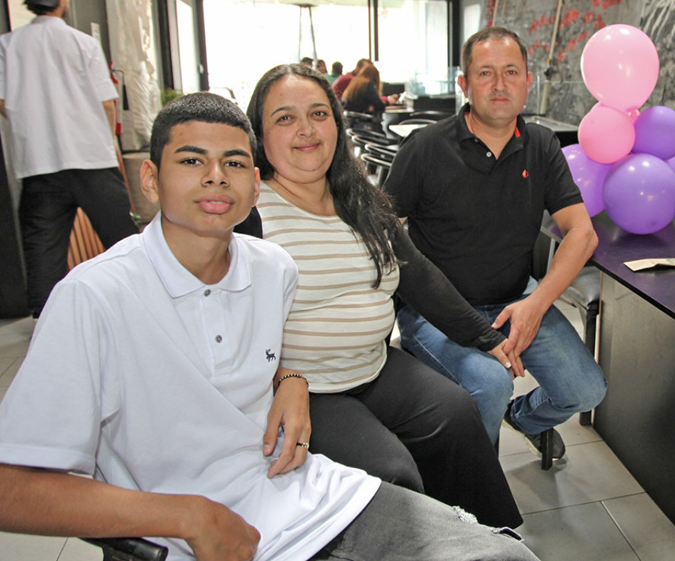 Foto | Argemiro Idarraga | LA PATRIA Paula Carmona festejó su cumpleaños en el restaurante Sakura con un almuerzo en compañía de Simón Herrera y Andrés Herrera.