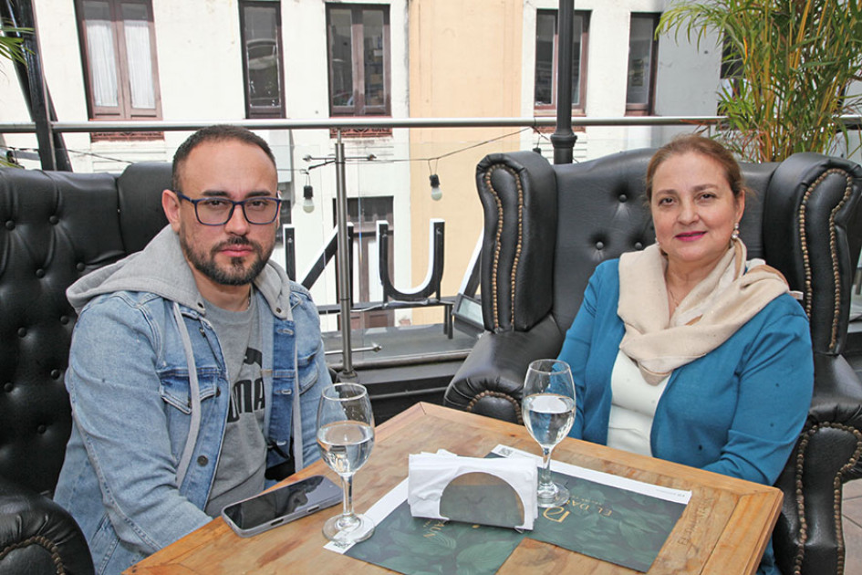 Foto | Argemiro Idárraga | LA PATRIA Juan Pablo Salazar y Adriana Patricia Franco compartieron un almuerzo en el restaurante El Dauntaun.