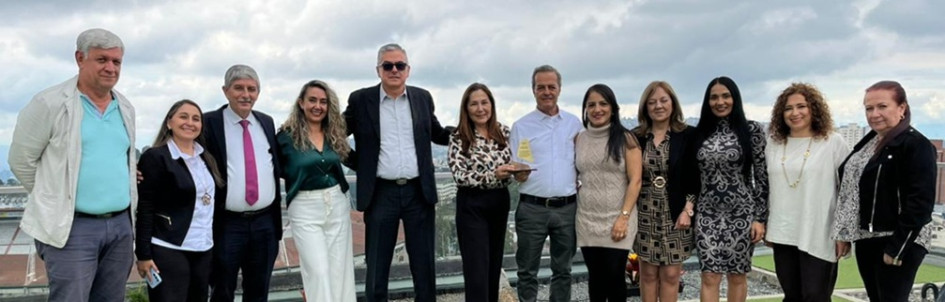 Foto | LA PATRIA Jhon Jairo Alzate, Vanesa Salazar (Confecoop Caldas), Octavio Montes (Cesca), Óscar Hoyos (contador Confecoop), Elizabeth Henao (Banco Cooperativo Coopcentral), Yesid López (Cidecal), Yineth Vásquez (Coopsepucol), Dorancy Gómez (Equidad Seguros), Claudia María Ávila Carrillo (Coocalpro), Paula Liliana Sánchez (Copatria) y Carmenza Franco  (Confecoop Caldas).