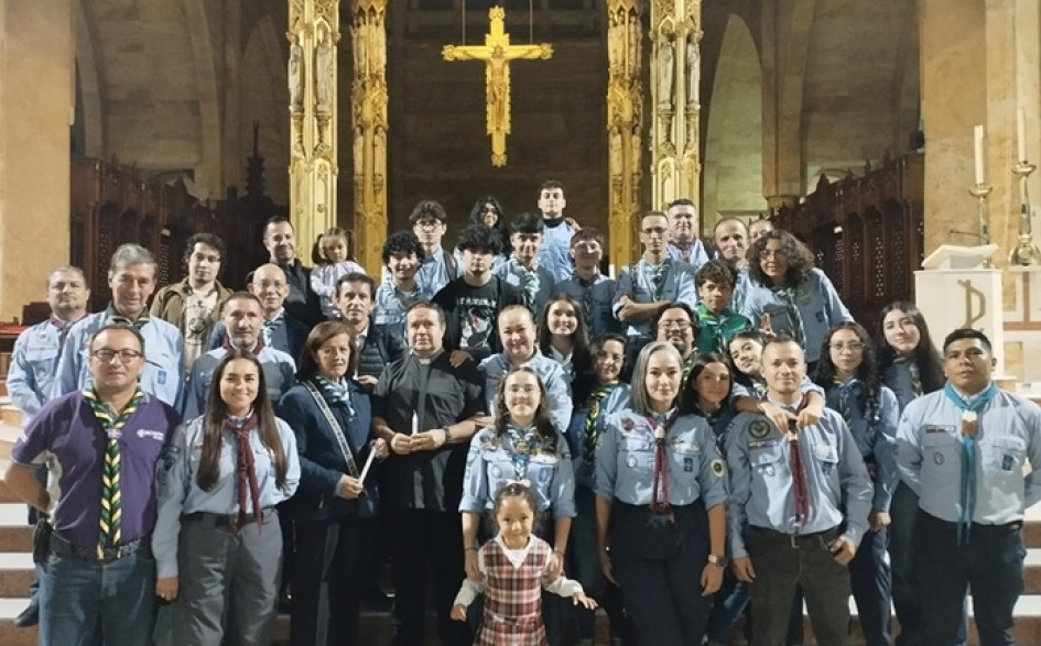 La eucaristía fue oficiada por el padre Jorge Efraín Noreña, párroco de la Catedral, excapellán de Colseñora y exmiembro del Grupo IV. Los presentes vivieron momentos de reencuentro en comunidad, con espíritu escultista.