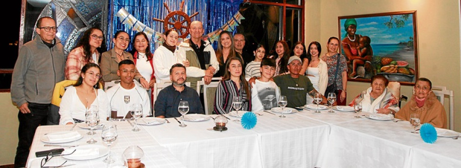 Foto | Argemiro Idárraga | LA PATRIA Grupo familiar asistente a la cena