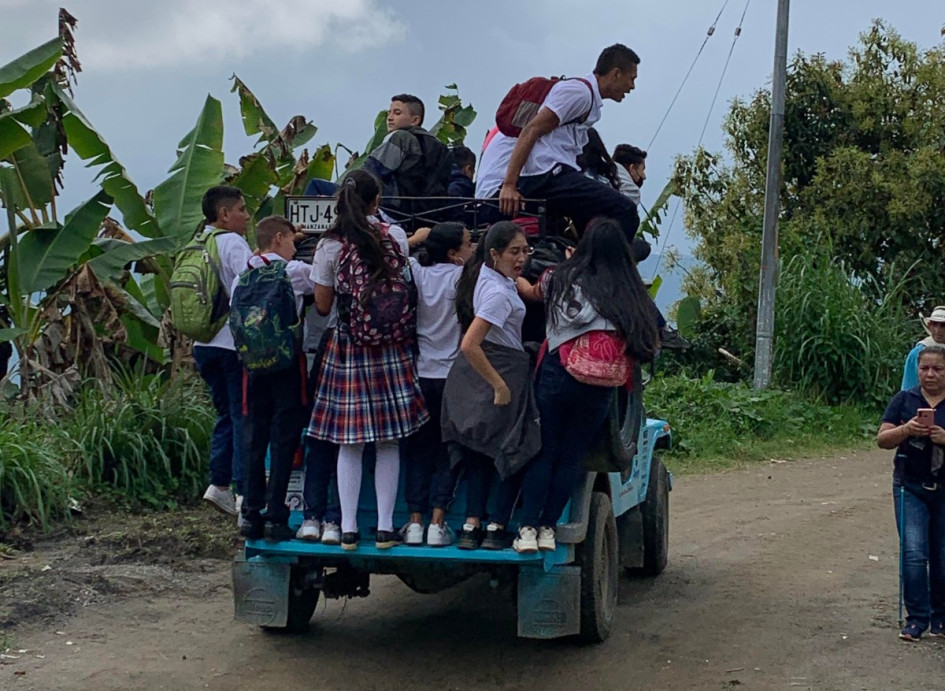 Piden reajuste en plata para transporte escolar en Caldas