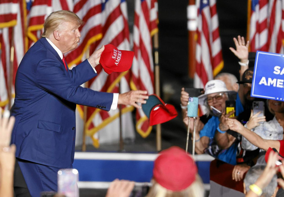 Donald Trump tacha de fracaso el comité legislativo que investiga el asalto al capitolio.