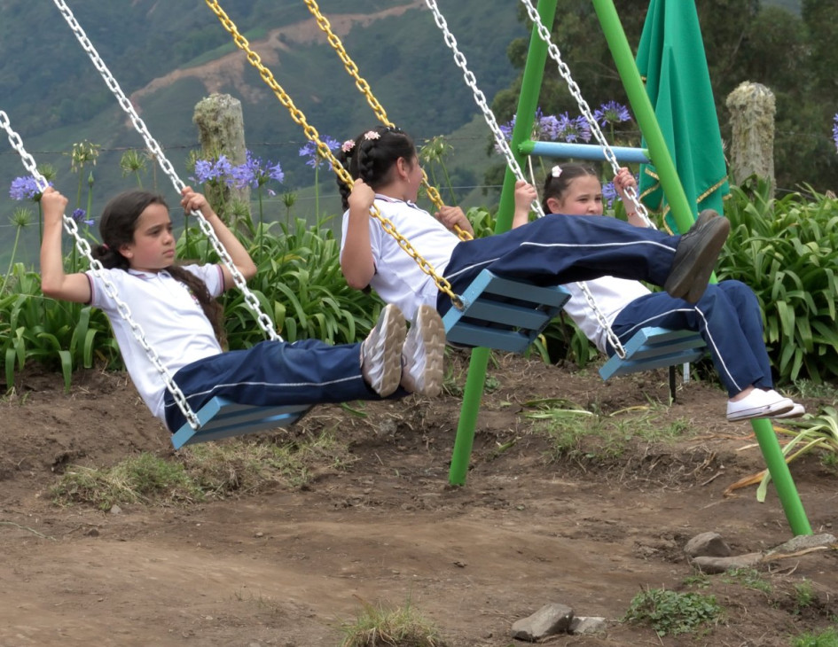 La Felipe Gutiérrez , en Salamina, estrena parque infantil