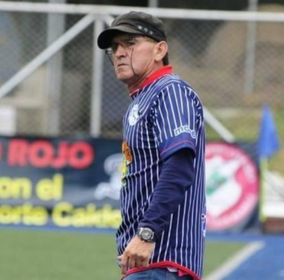 Gilberto Cardona, el "Fantasma", técnico del Once Deportivo Conexión, para la Copa La Patria BetPlay Gobernación de Caldas.