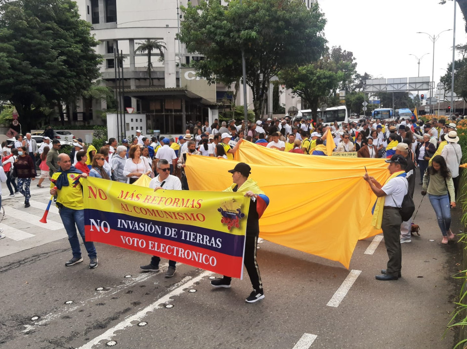 En Manizales marcha en contra las reformas del gobierno Petro