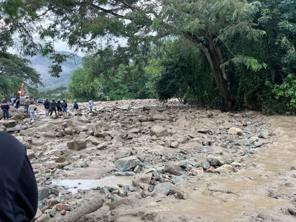 El derrumbe se dio en el tramo de la vía entre La Felisa (corregimiento de La Merced) y La Pintada (Antioquia).