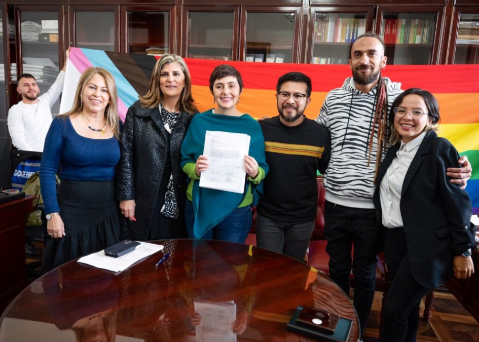 Radican nuevo proyecto para prohibir terapias de conversión gay