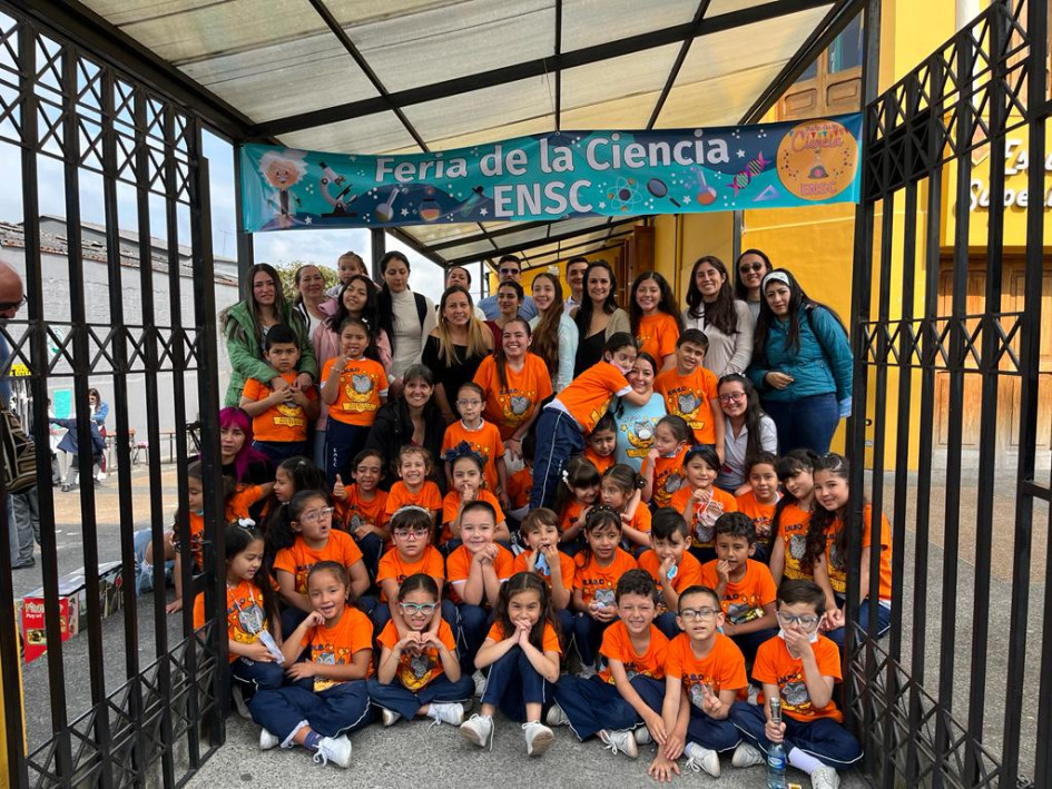 Las estudiantes de básica primaria que participaron en la Feria.
