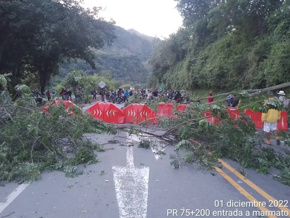 Vía Manizales- Medellín permanece bloqueada por protesta social