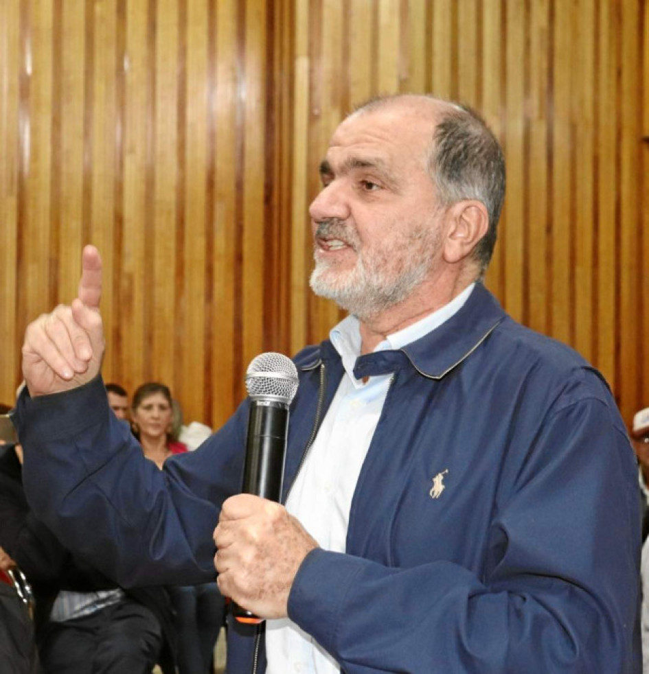 nuevo look de Óscar Iván Zuluaga