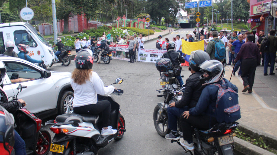 protesta contra el alcalde de Manizales