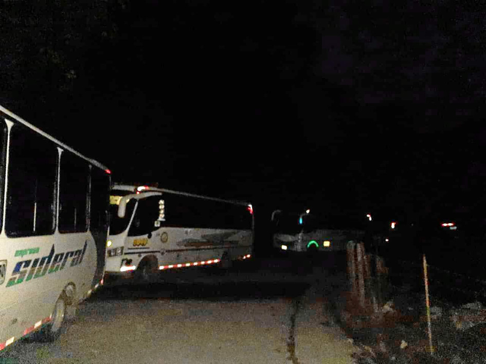 Ciudadanos de Pácora se quejaron en redes sociales porque empresas de transporte vendieron tiquetes desde Manizales hacia el norte de Caldas pese a que en algunos puntos la vía estaba cerrada.