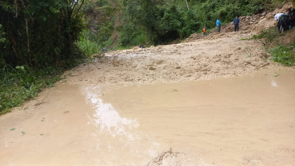 Vías en Pácora afectadas por las lluvias