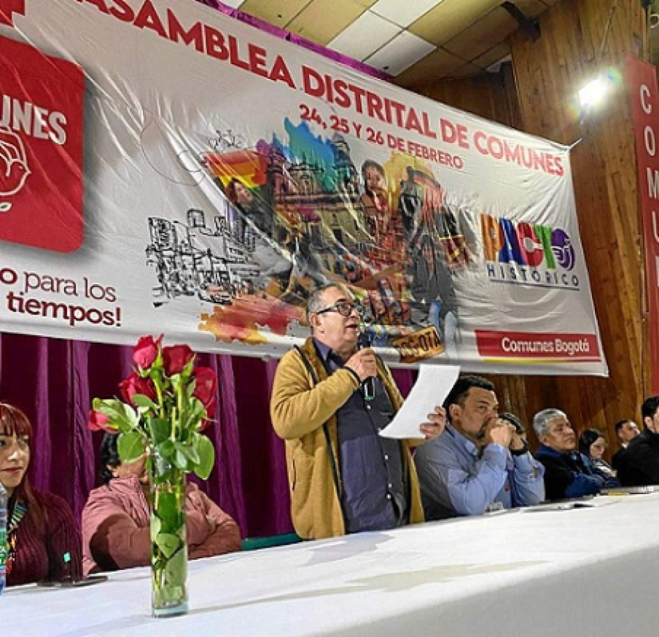 Foto | @TimoComunes | LA PATRIA  Rodrigo Londoño (en la foto) junto a Julián Gallo, Pablo Catatumbo, Pastor Alape, Milton de Jesús Toncel, Rodrigo Granda y Jaime Alberto Parra, aseguran que han iniciado un "proceso de esclarecimiento y reconocimiento de los hechos", pero reconocen que sus "aportes (de verdad) no han sido satisfactorios".