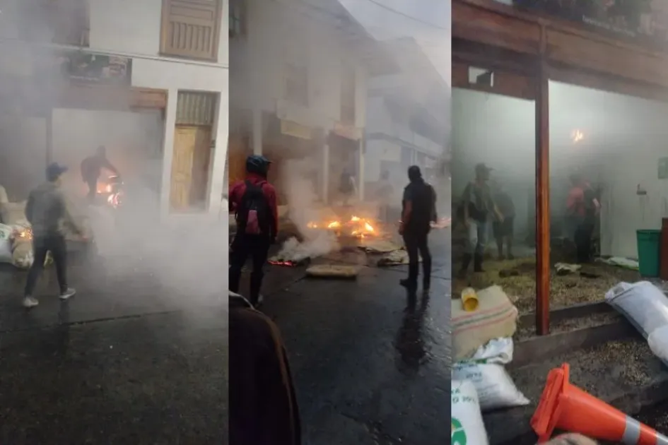 Incendio en negocio en la Calle Real de Pensilvania.