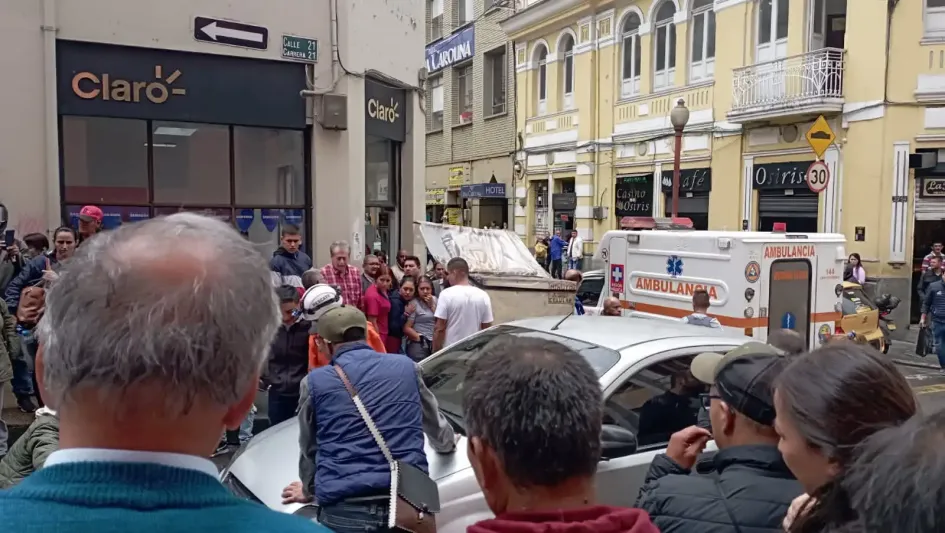 El sitio del accidente, una cuadra adelante de la Plaza de Bolívar. 