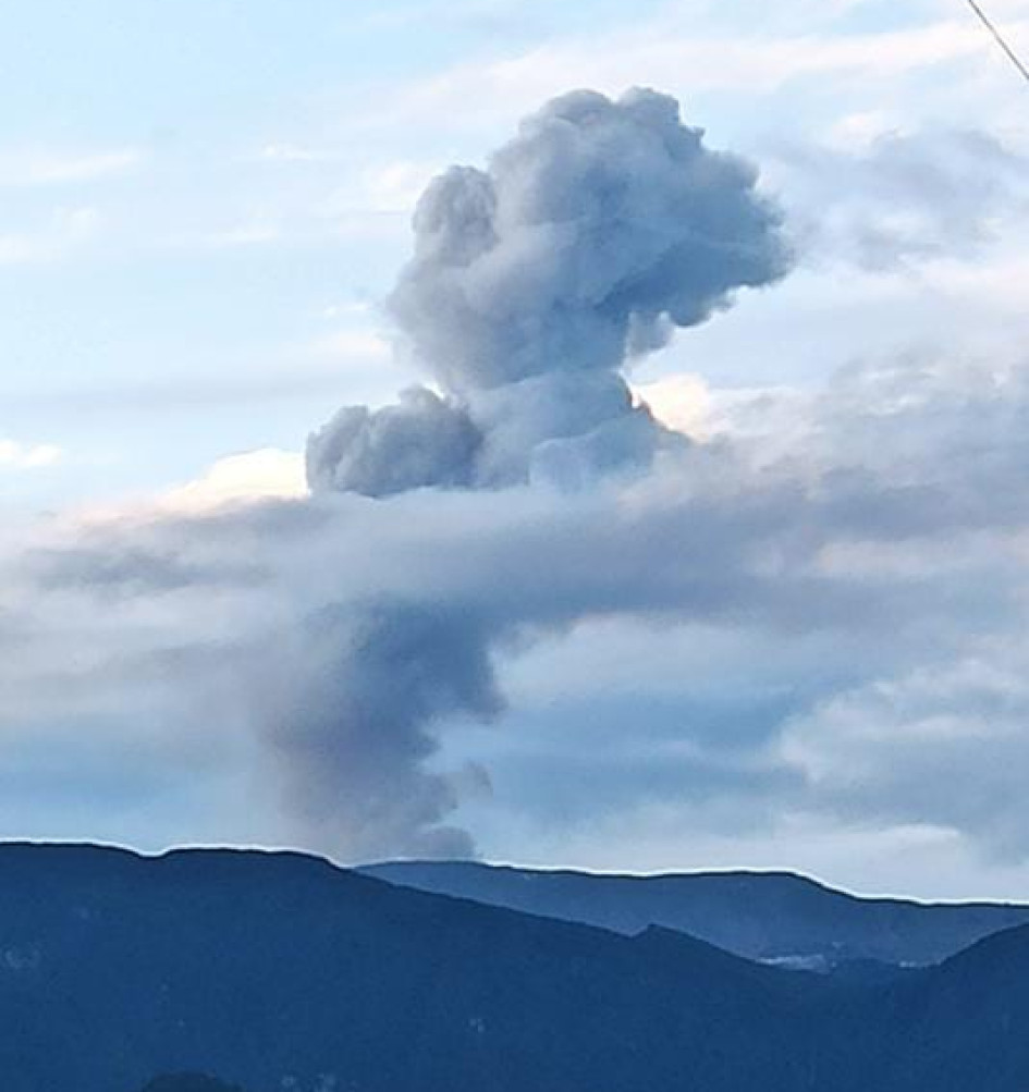 @jucehu tomó esta imagen del volcán Nevado del Ruiz desde San Marcel.