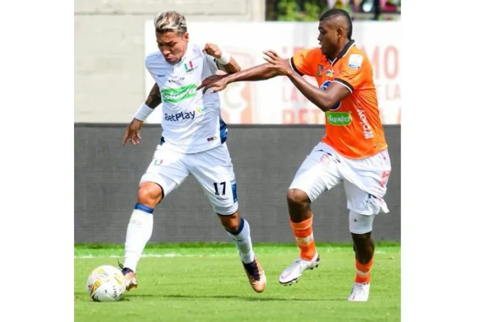 Dayro Moreno mejoró en el segundo tiempo, tuvo más participación en el partido. 