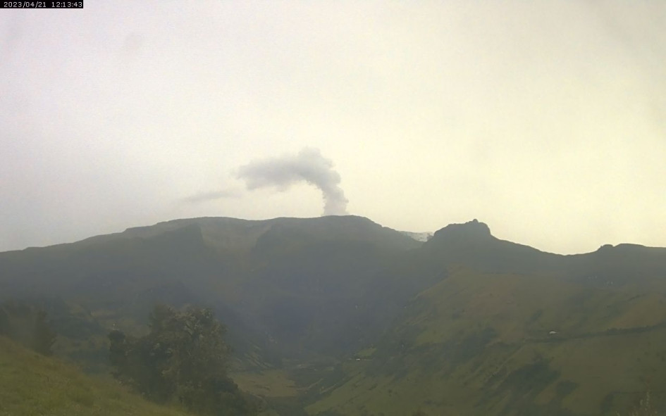 Así se ve el volcán Nevado del Ruiz este viernes. 