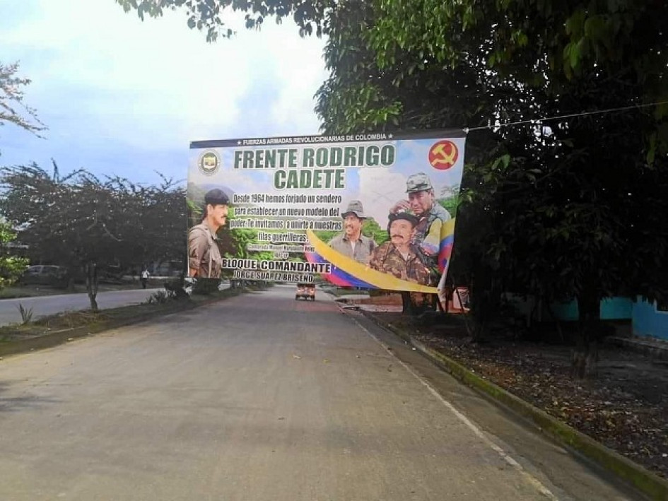 Foto | @InesBetancur1 | LA PATRIA  Con vallas alusivas a las disidencias de las Farc amaneció ayer Cartagena del Chaira en Caquetá.