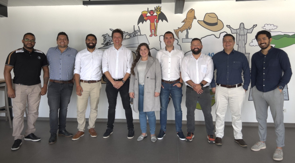 Al equipo del proyecto lo integran: Divinson Cárdenas Guerrero, Alejandro Bonilla Medina, Juan Sebastian Matta Morales, Carlos Andrés Duque Quintero, Claudia Victoria Agudelo Aristizábal , Cristian Castro Henao, Over Ignacio Jaramillo Arroyave, Carlos Andrés Bastidas Silvera y Sebastian Rivera Ortíz.