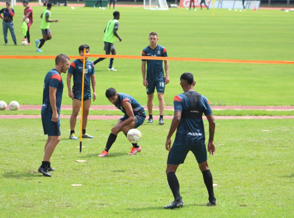 El Once Caldas entrenó ayer en la cancha del estadio Palogrande. Hoy, a puerta cerrada, recibirá al Atlético Junior.