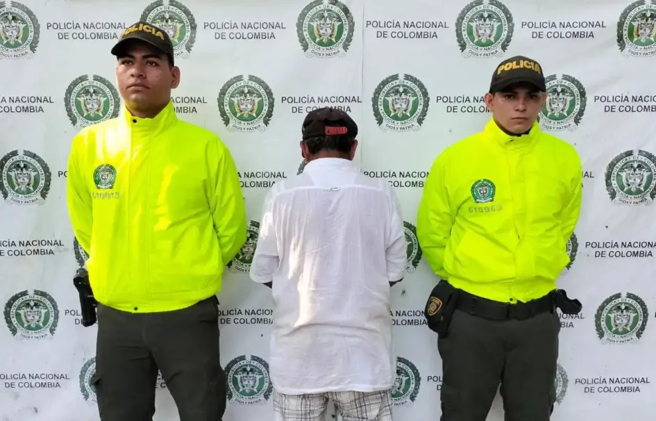 El hombre fue capturaron en La Dorada, donde se hacía pasar por habitante de calle. 