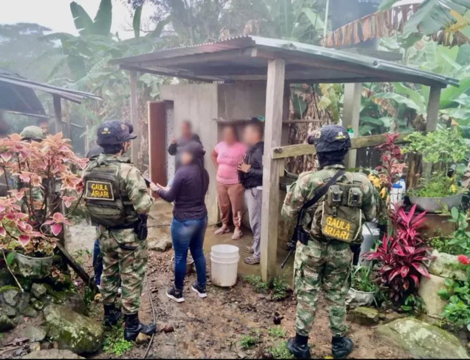 El Gaula Militar rescató a las tres personas en el sur del Meta.
