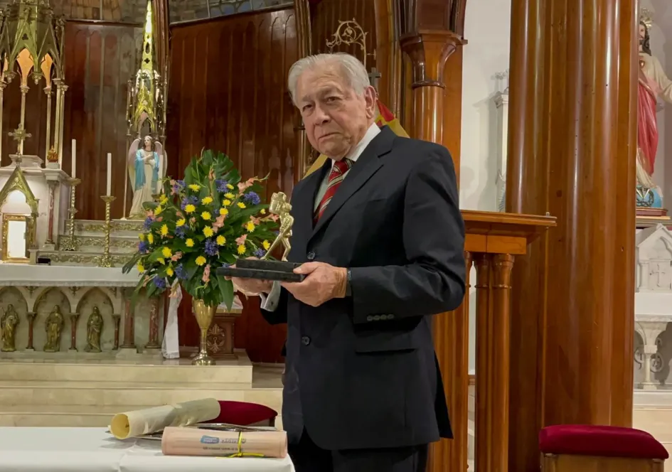 Néstor Buitrago Trujillo recibe la distinción como el Caldense del Año 2022